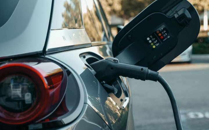 電動車友善社區：苗栗小宅如何準備未來 10 年的充電需求？